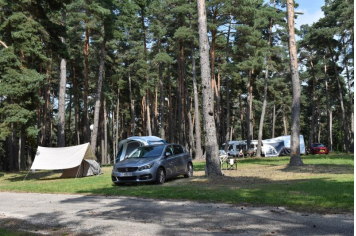 Le Petit Bois camping - Office de tourisme des Pays de Saint-Flour